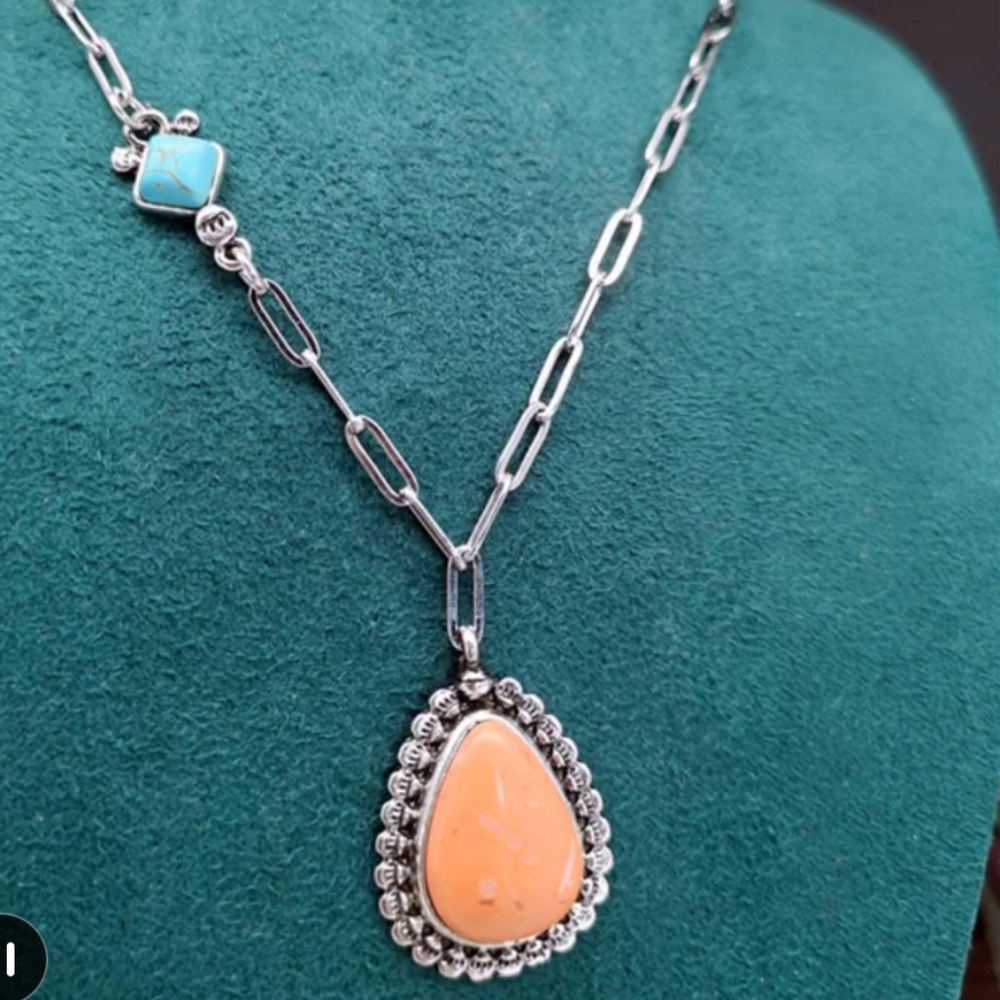 Retro Pendant - Picture 3 of 3